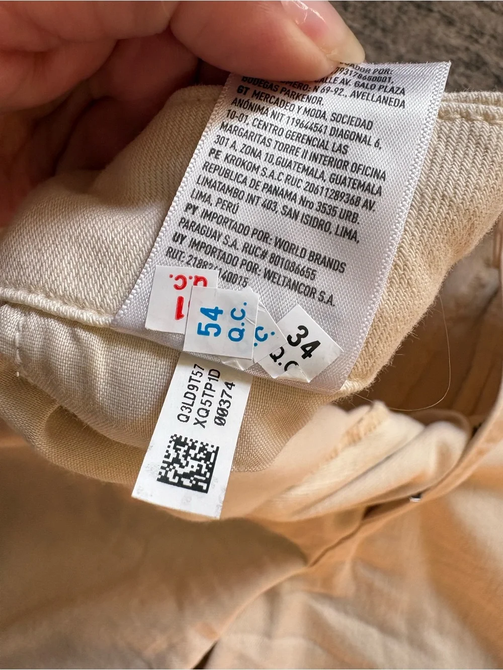 American eagle Stretch Low-Rise Baggy Bermuda Shorts size 6 light tan